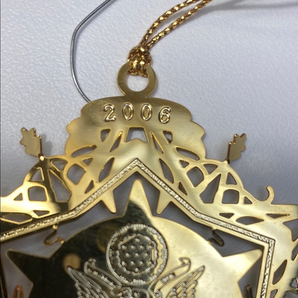 2006 White House Historical Assn Presidential Seal Ornament with Air Force One - Picture 3 of 7
